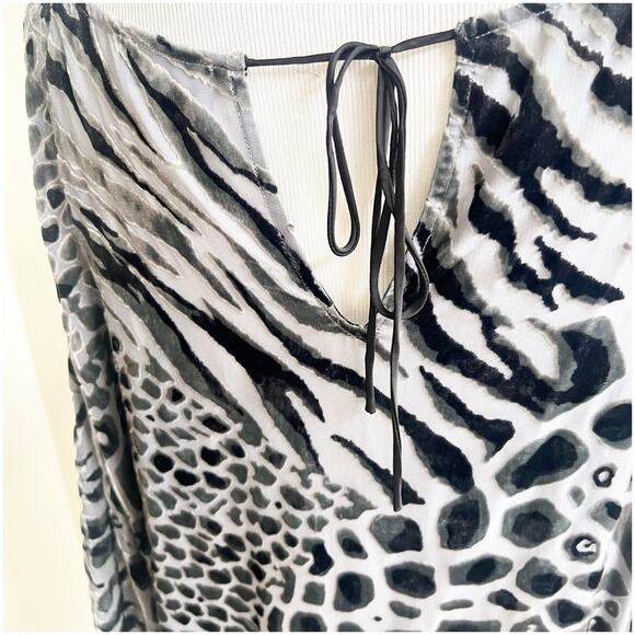 Hale Bob Burnout Velvet Tunic Dolman Sleeve Black Size Small V-Neck Animal Print - Picture 13 of 15